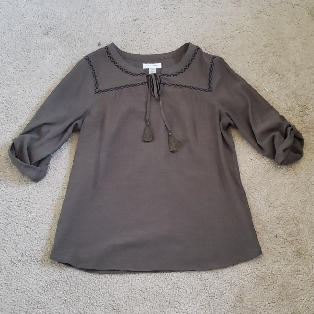 3/4 sleeve green blouse